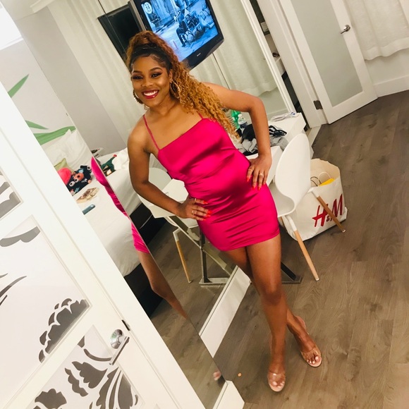 Meet your Posher, Kayla - Picture 1 of 2